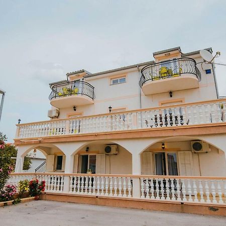 Apartmani Tamaris Vodice Exteriör bild