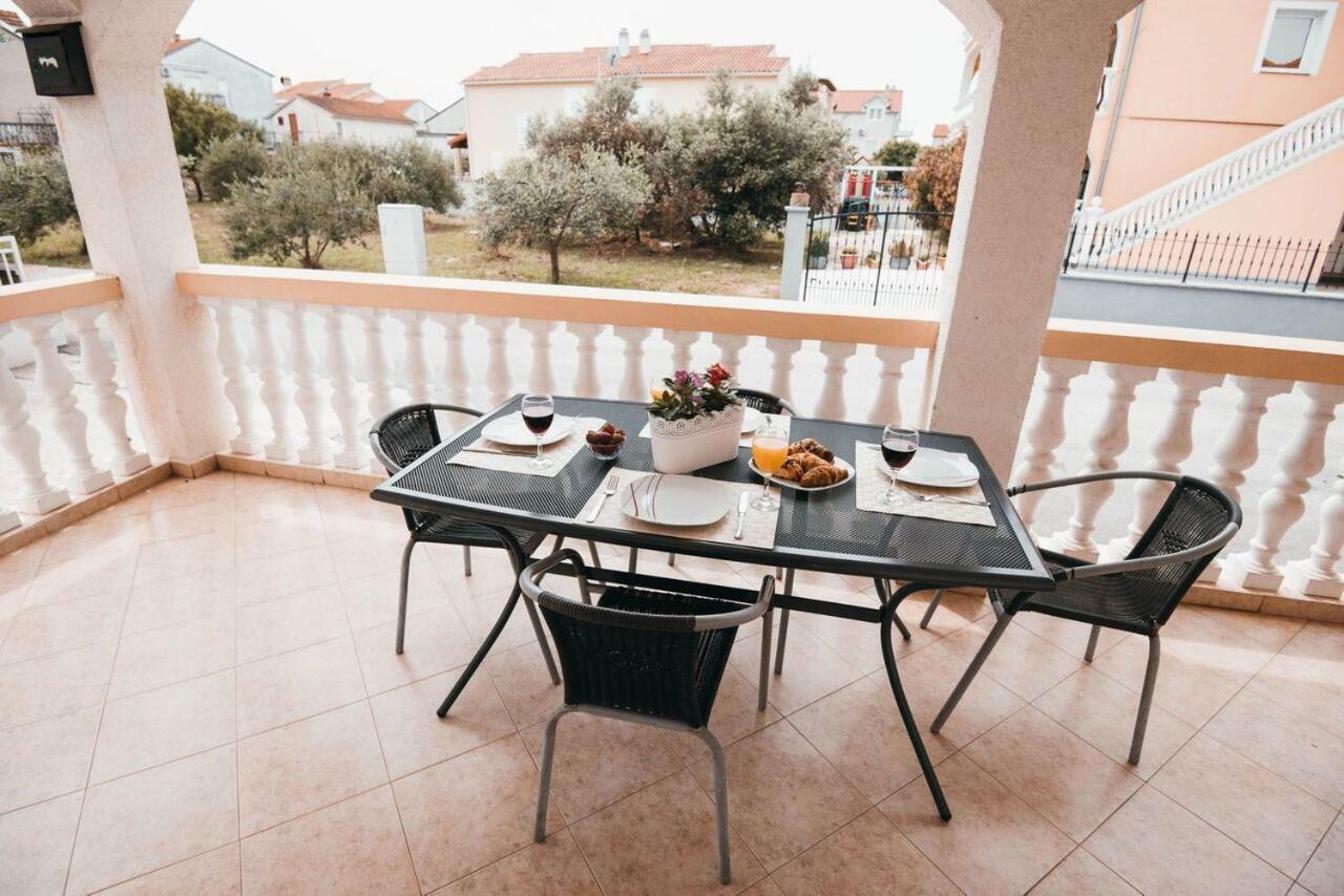 Apartmani Tamaris Vodice Exteriör bild