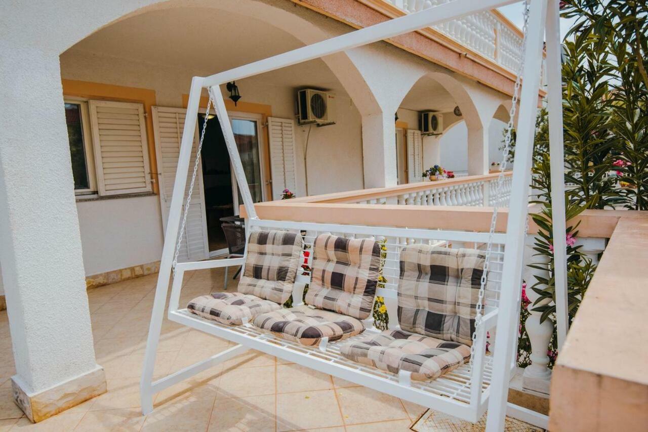Apartmani Tamaris Vodice Exteriör bild