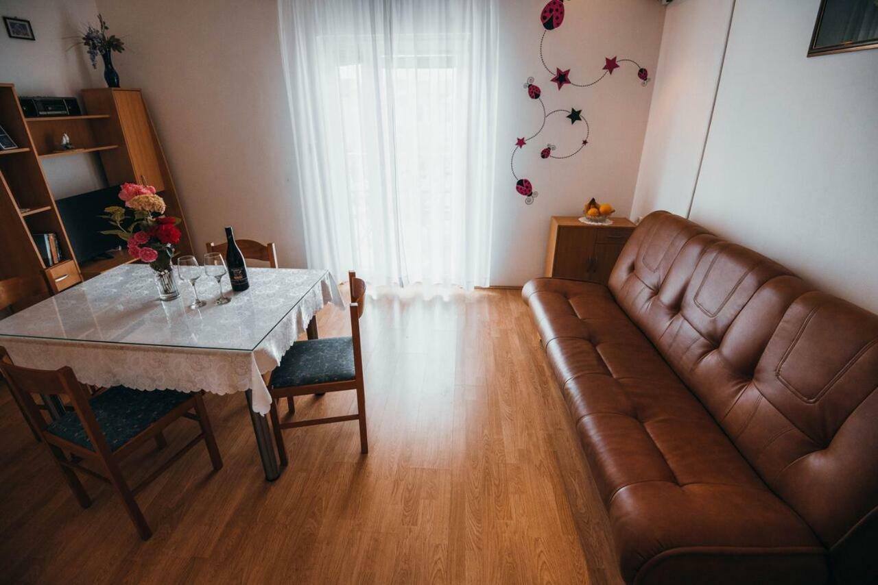 Apartmani Tamaris Vodice Exteriör bild