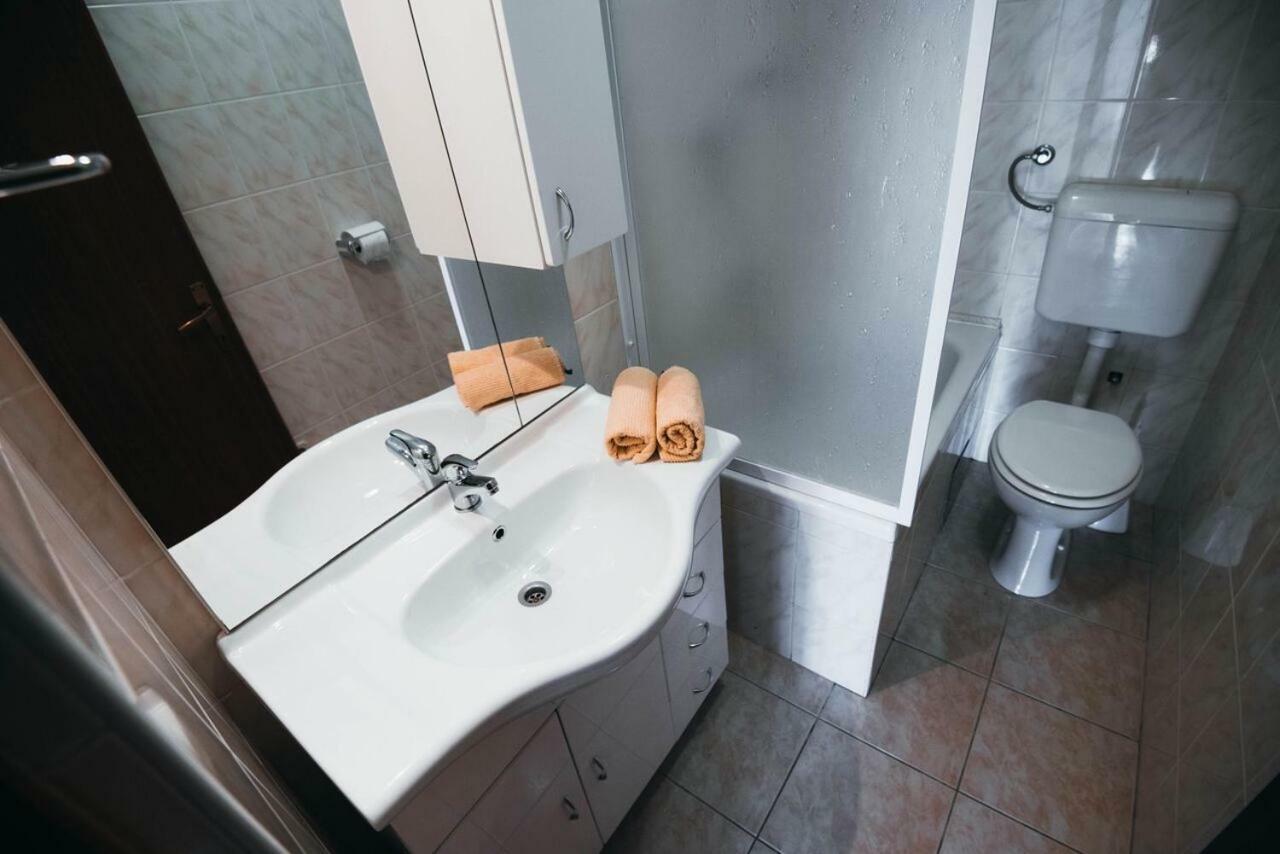 Apartmani Tamaris Vodice Exteriör bild