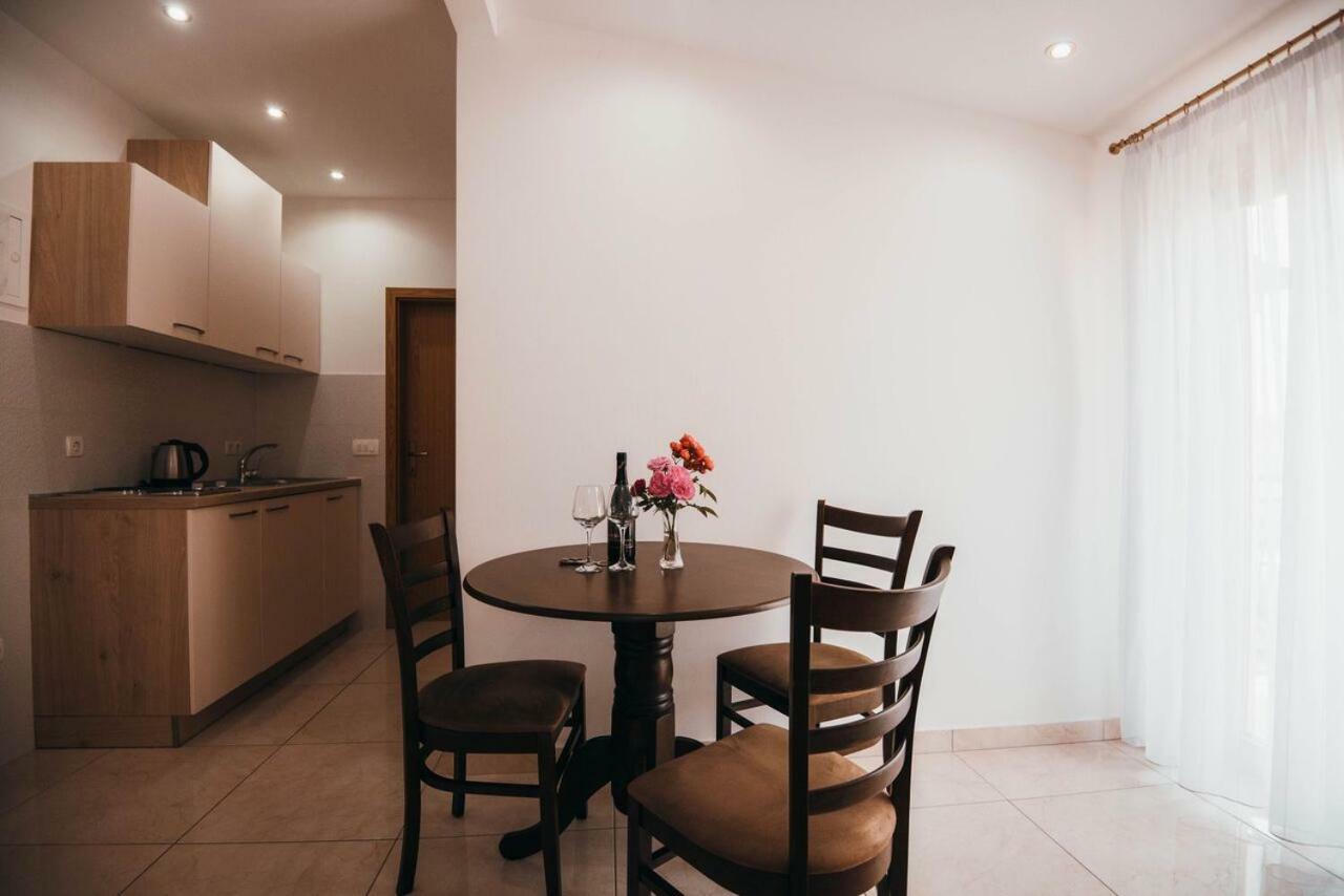 Apartmani Tamaris Vodice Exteriör bild