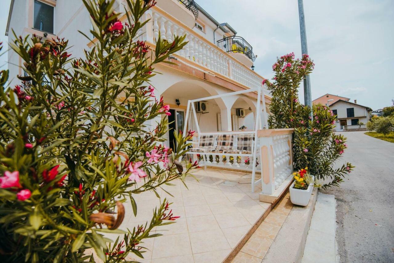 Apartmani Tamaris Vodice Exteriör bild