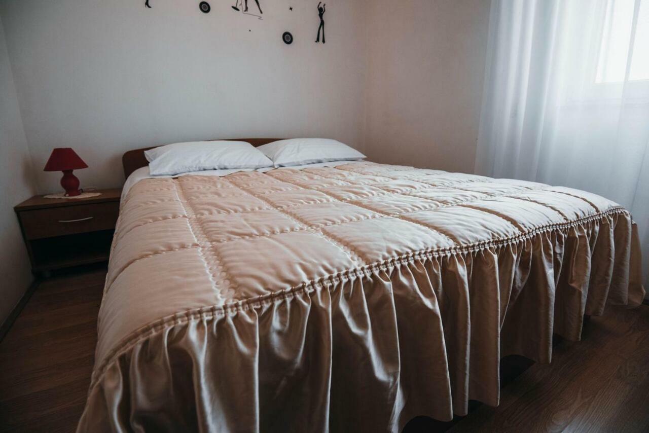 Apartmani Tamaris Vodice Exteriör bild