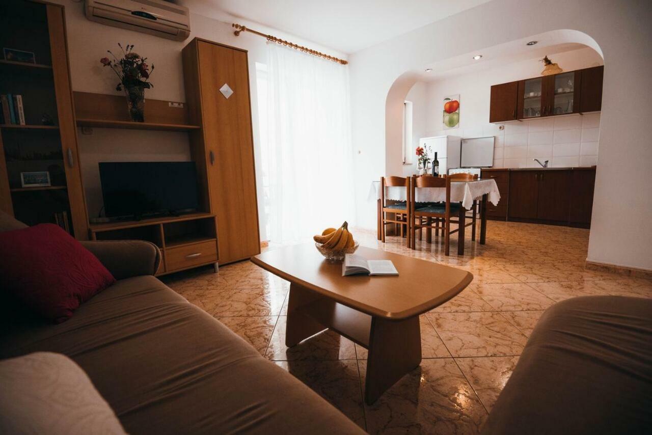 Apartmani Tamaris Vodice Exteriör bild