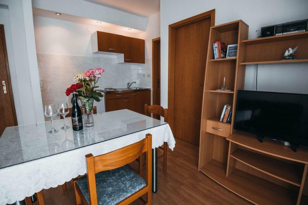 Apartmani Tamaris Vodice Exteriör bild