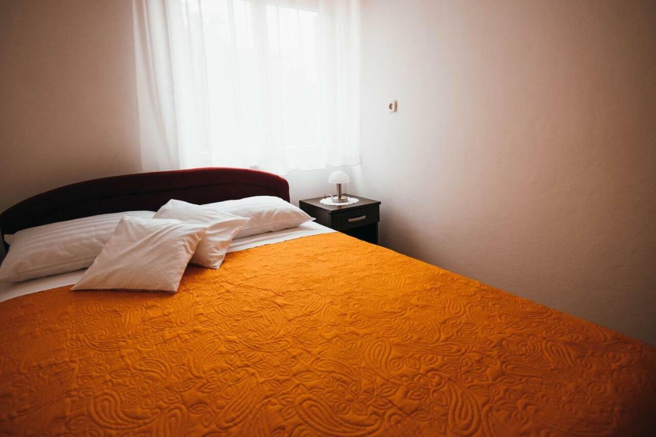 Apartmani Tamaris Vodice Exteriör bild