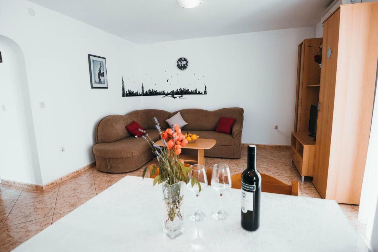 Apartmani Tamaris Vodice Exteriör bild
