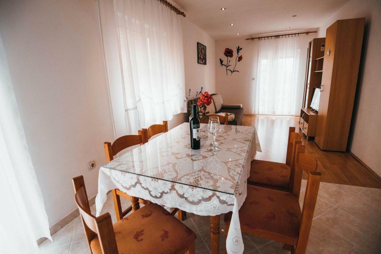 Apartmani Tamaris Vodice Exteriör bild