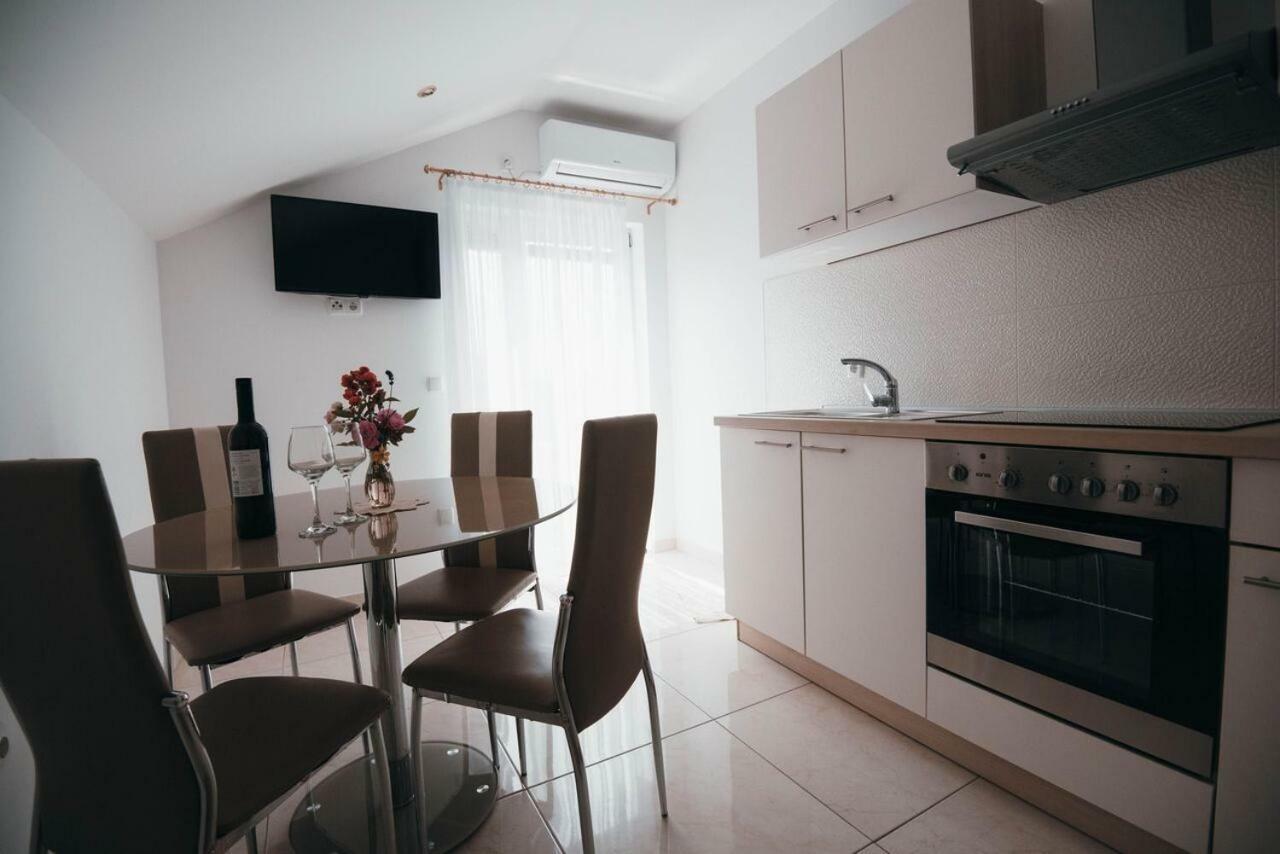 Apartmani Tamaris Vodice Exteriör bild