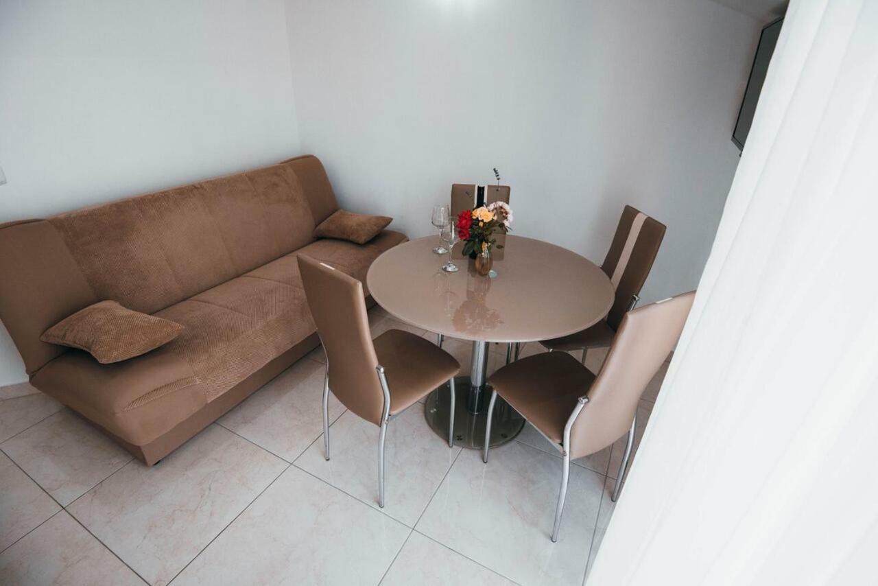 Apartmani Tamaris Vodice Exteriör bild