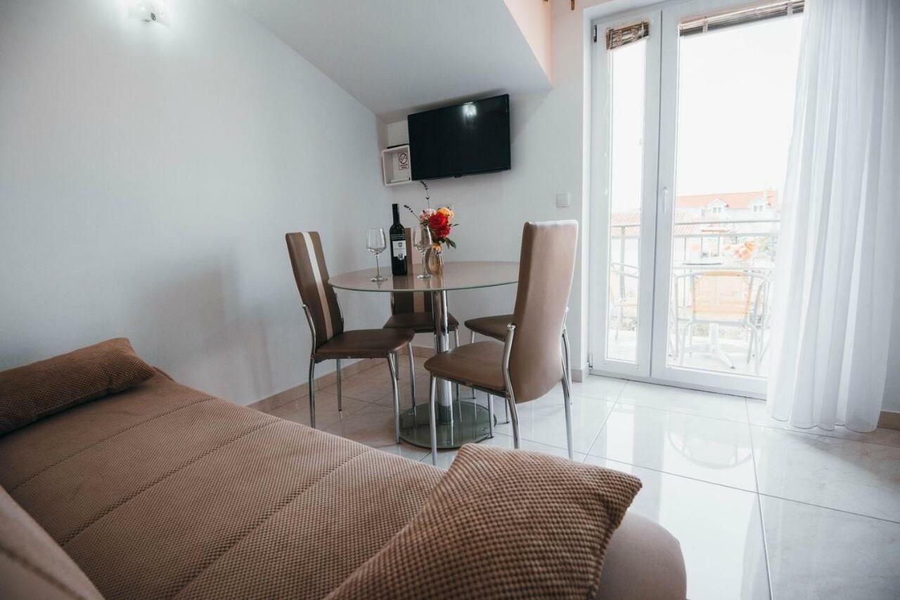 Apartmani Tamaris Vodice Exteriör bild