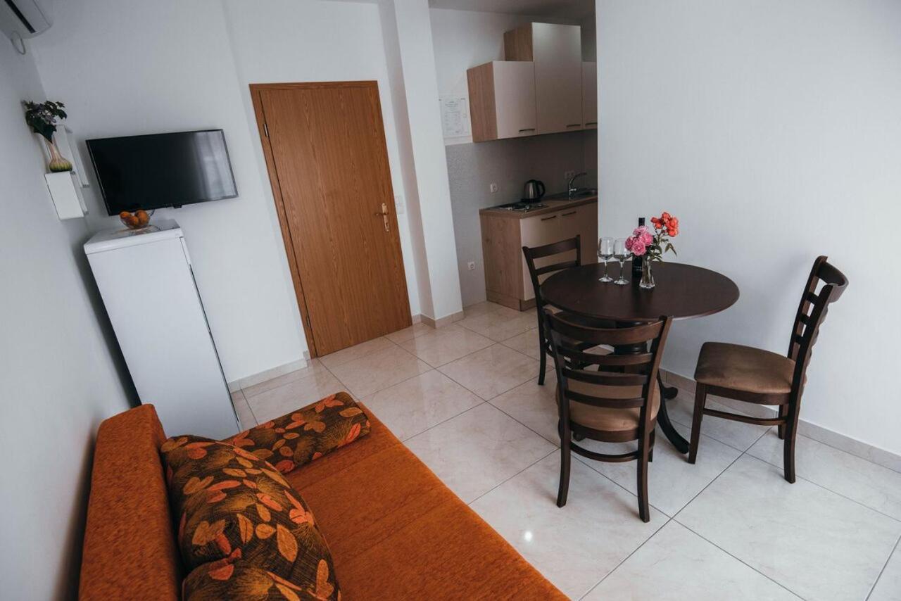 Apartmani Tamaris Vodice Exteriör bild
