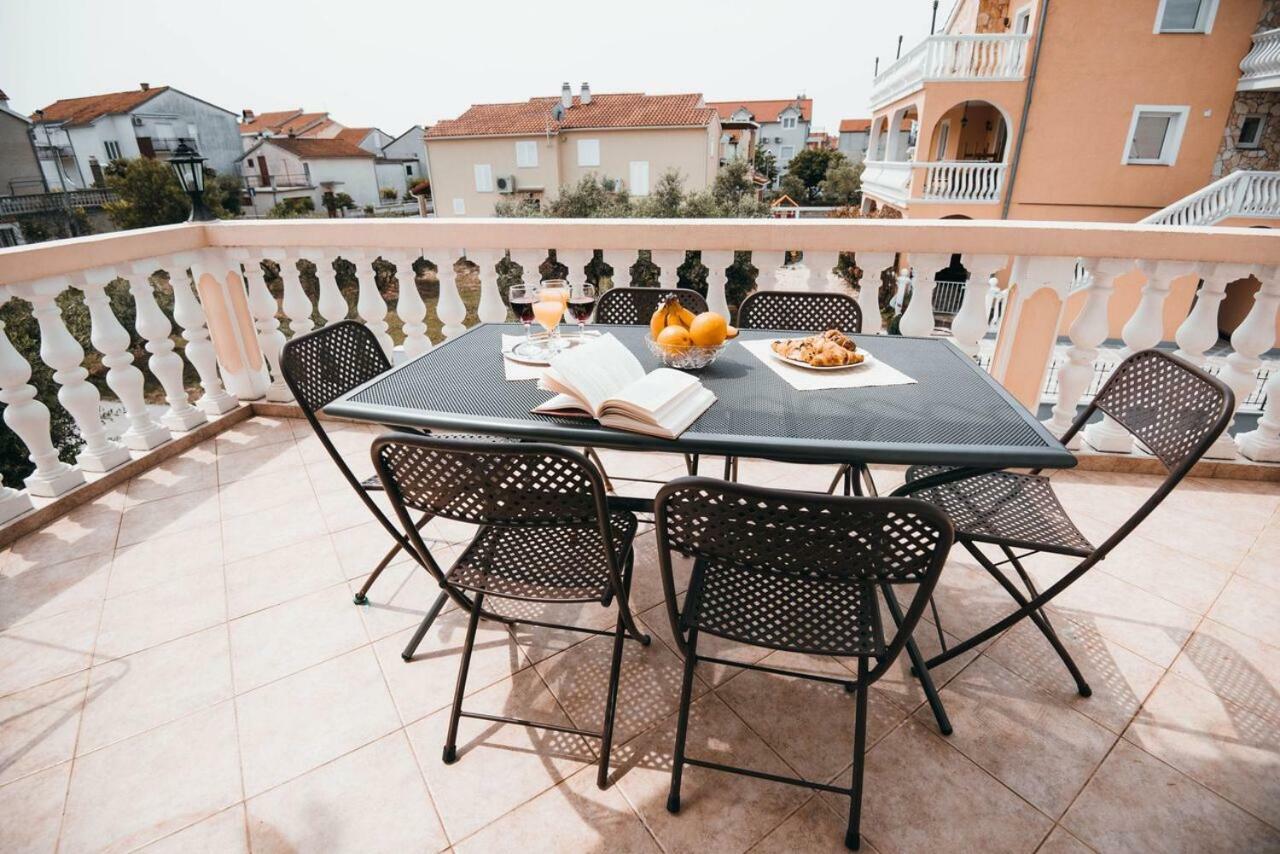 Apartmani Tamaris Vodice Exteriör bild