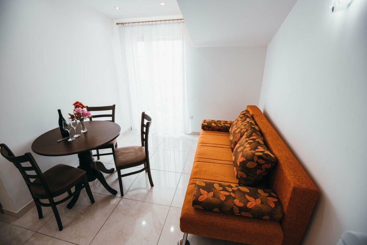Apartmani Tamaris Vodice Exteriör bild